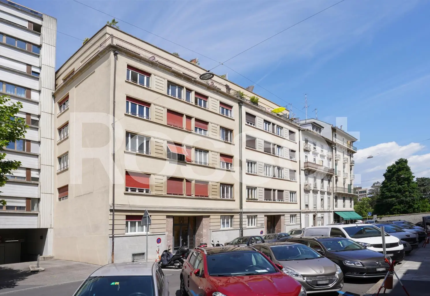 Appartement de 3.5 pièces au 4ème étage situé dans un immeuble proche de toutes les commodités.