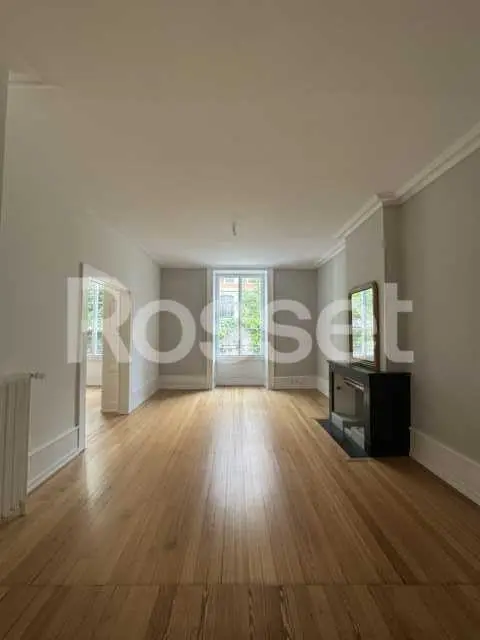 Appartement de 6 pièces au 2ème étage - Standing