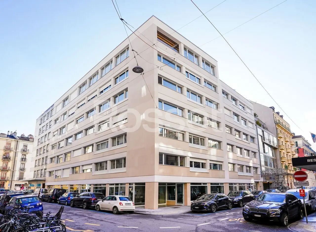 Bureaux d'env. 84m² au 1er étage